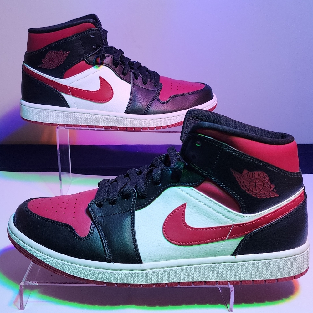 Jordan 1 mid noble red, size 11.5